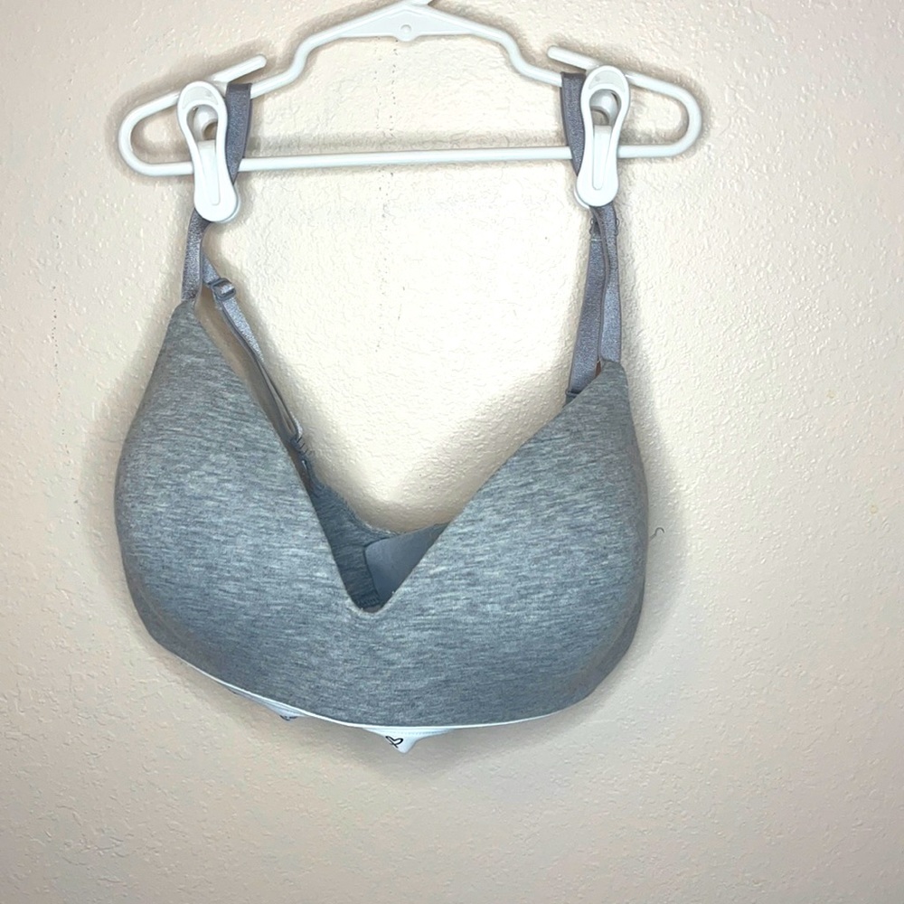 🤍Victoria’s Secret Gray Bralet 38C🤍